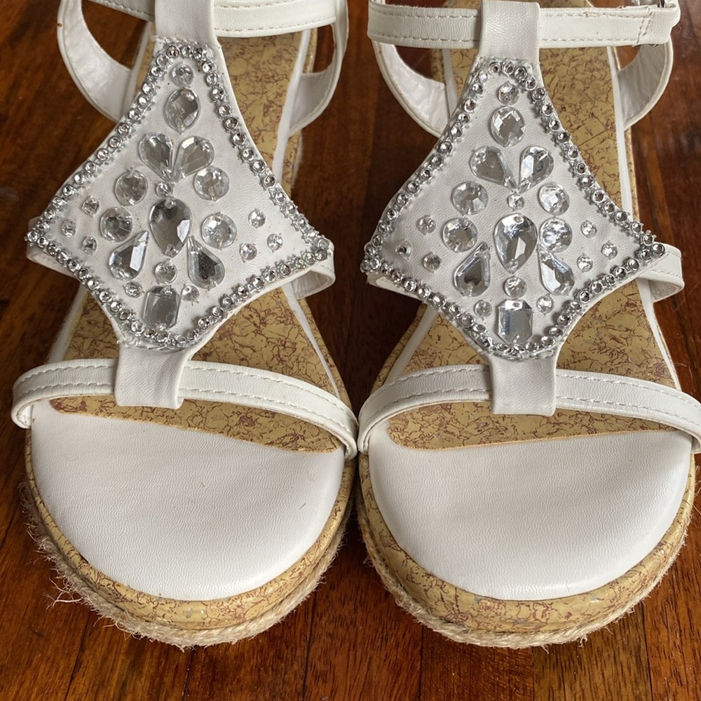 Jewels Princess Dress Shoes for Girls - Picture 2 of 15